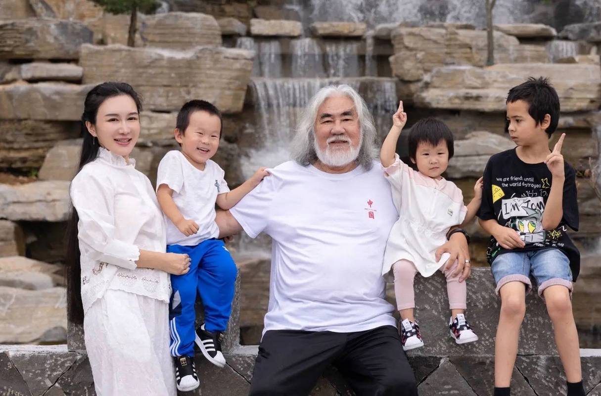 新澳2025正版免費資料和张纪中回应前妻喊话与张纪中回应前妻喊话视频